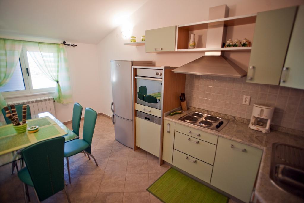 Apartments Marinic Primosten Phòng bức ảnh