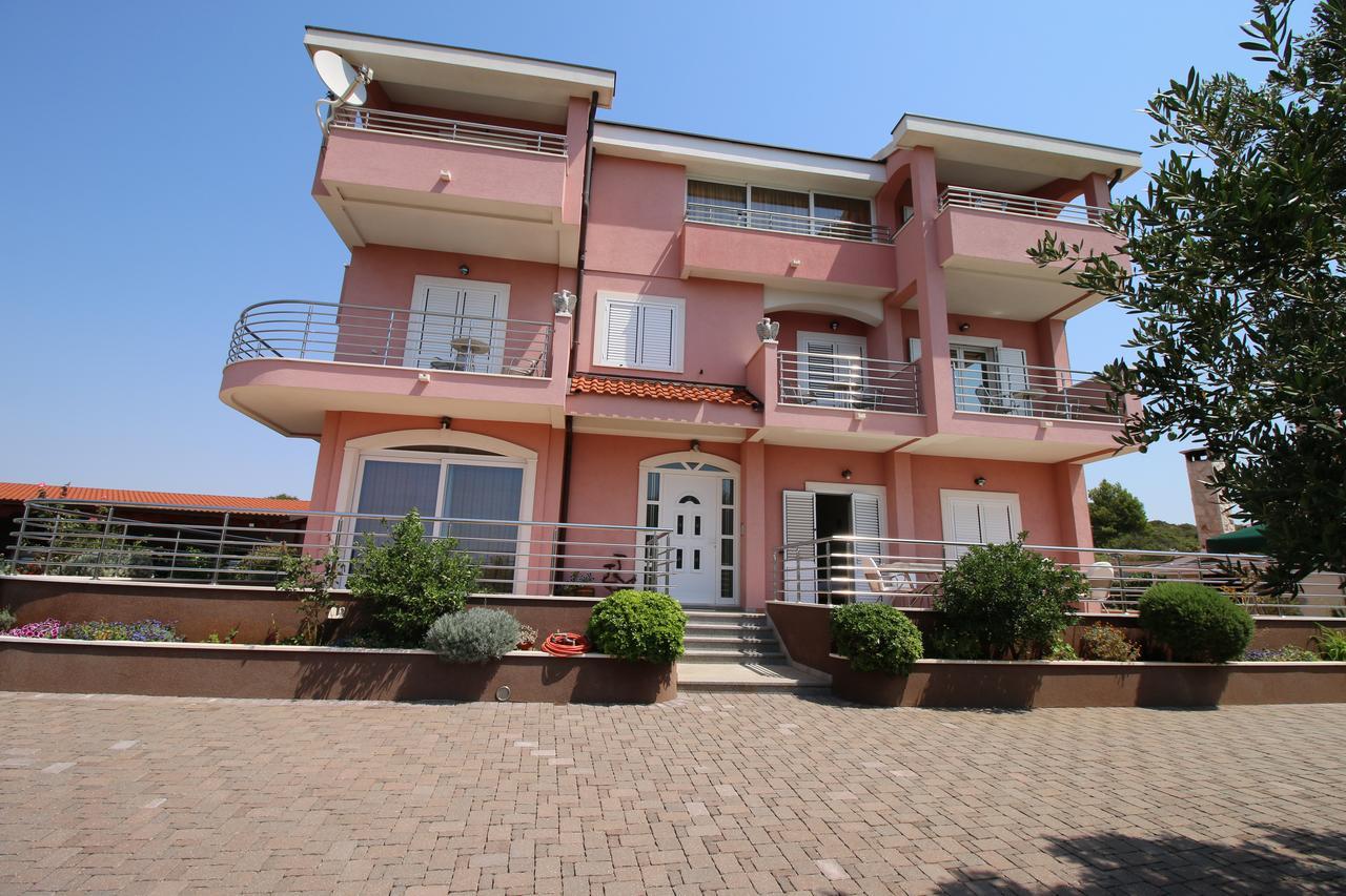 Apartments Marinic Primosten Ngoại thất bức ảnh